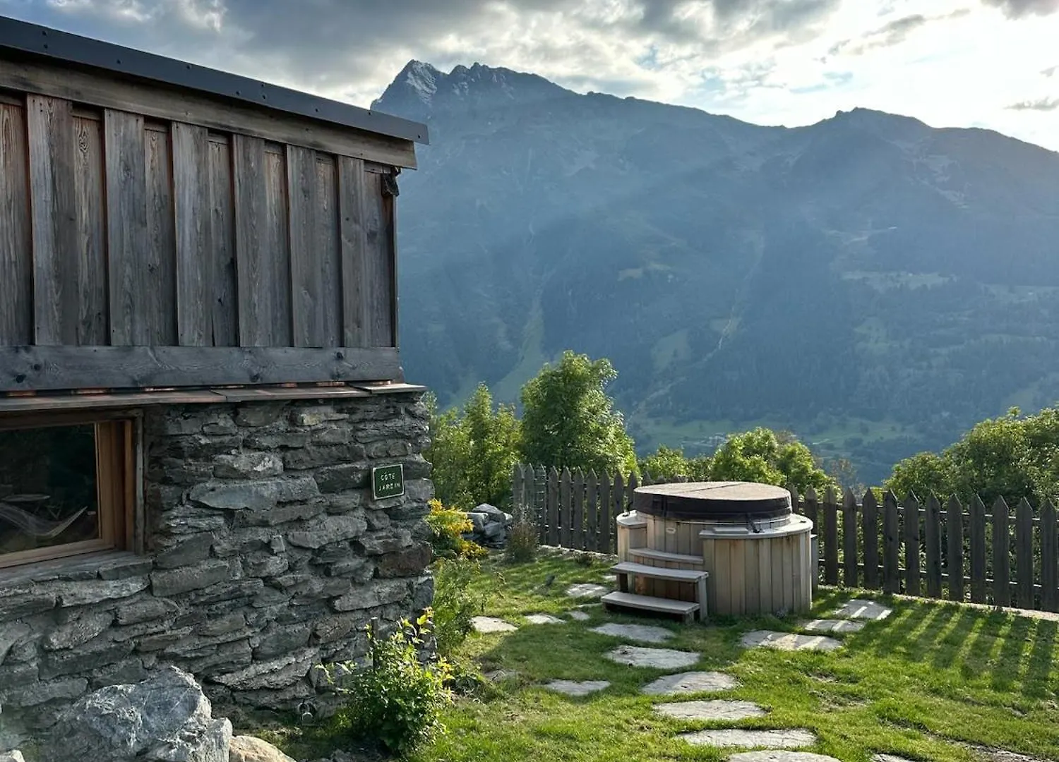 Chalet Authentique Avec Jacuzzi Proche De Val D'Isere Сент-Фуа-Тарентез